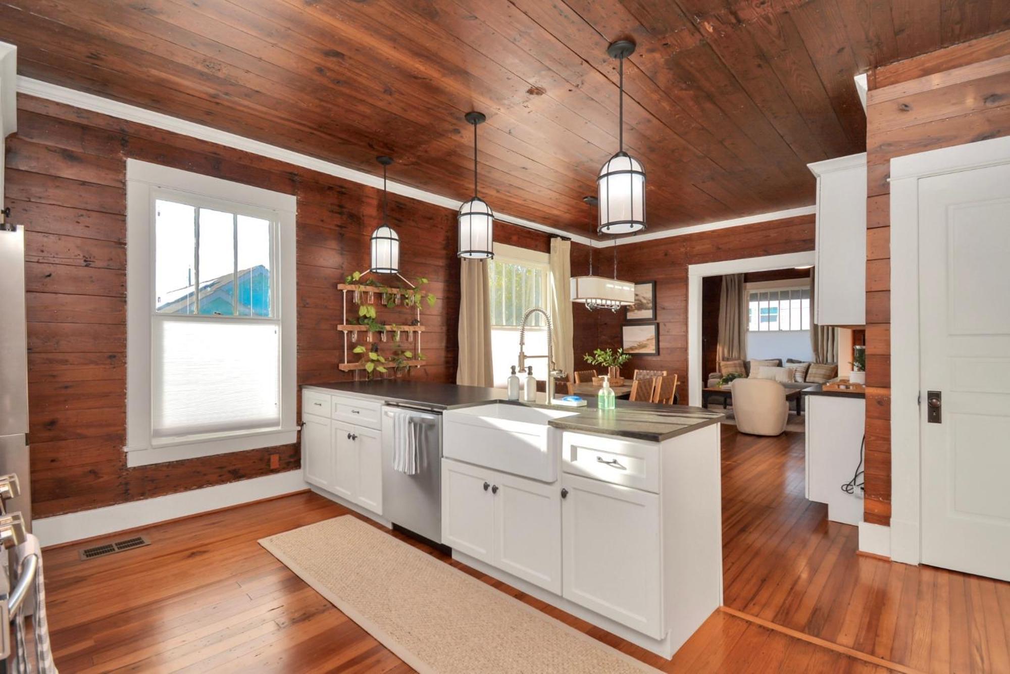 Coastal Craftsman- Walk To Beach & Pleasure Pier- As Seen On 'Restoring Galveston' 외부 사진